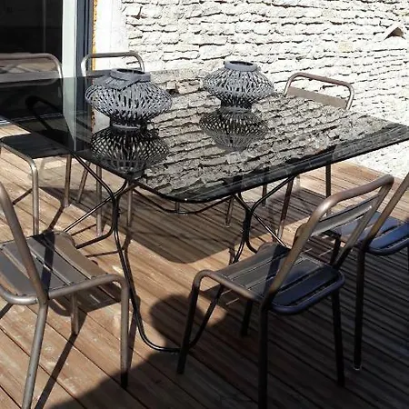 De La Fee Beaune (Cote d'Or)